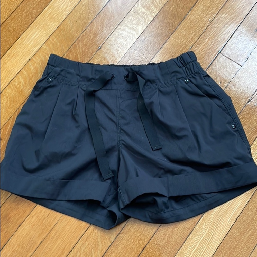 Lululemon spring break away short 4